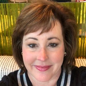 Meet your Posher, Lori